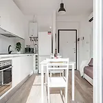 Joivy Sublime Flat With Balcony Lejlighed *