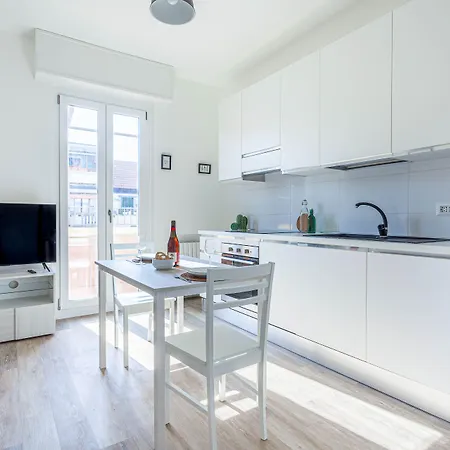 Joivy Sublime Flat With Balcony Μιλάνο