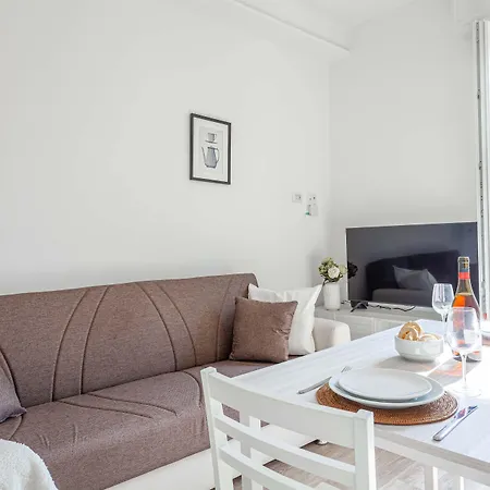Joivy Sublime Flat With Balcony Διαμέρισμα Μιλάνο